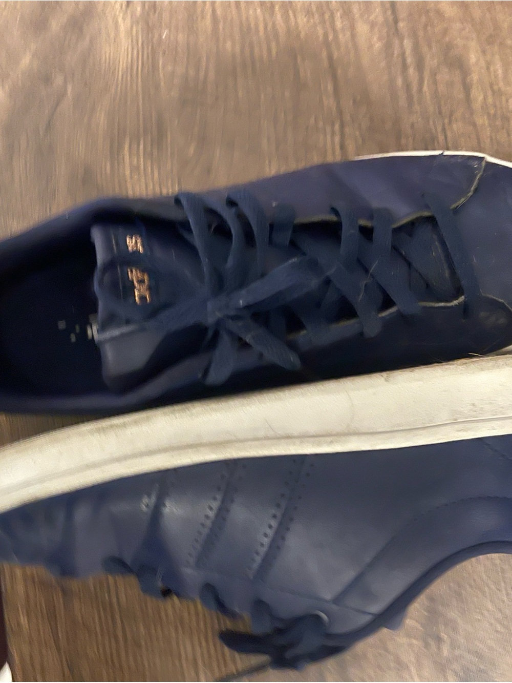 Men's Navy Low-Top Casual Sneakers